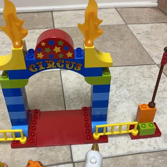 Lego Duplo Circus #10504 - Picture 7 of 8